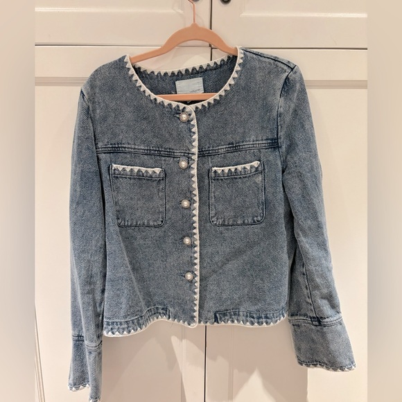 Adorable Jean jacket with pearl buttons size S - Picture 1 of 6